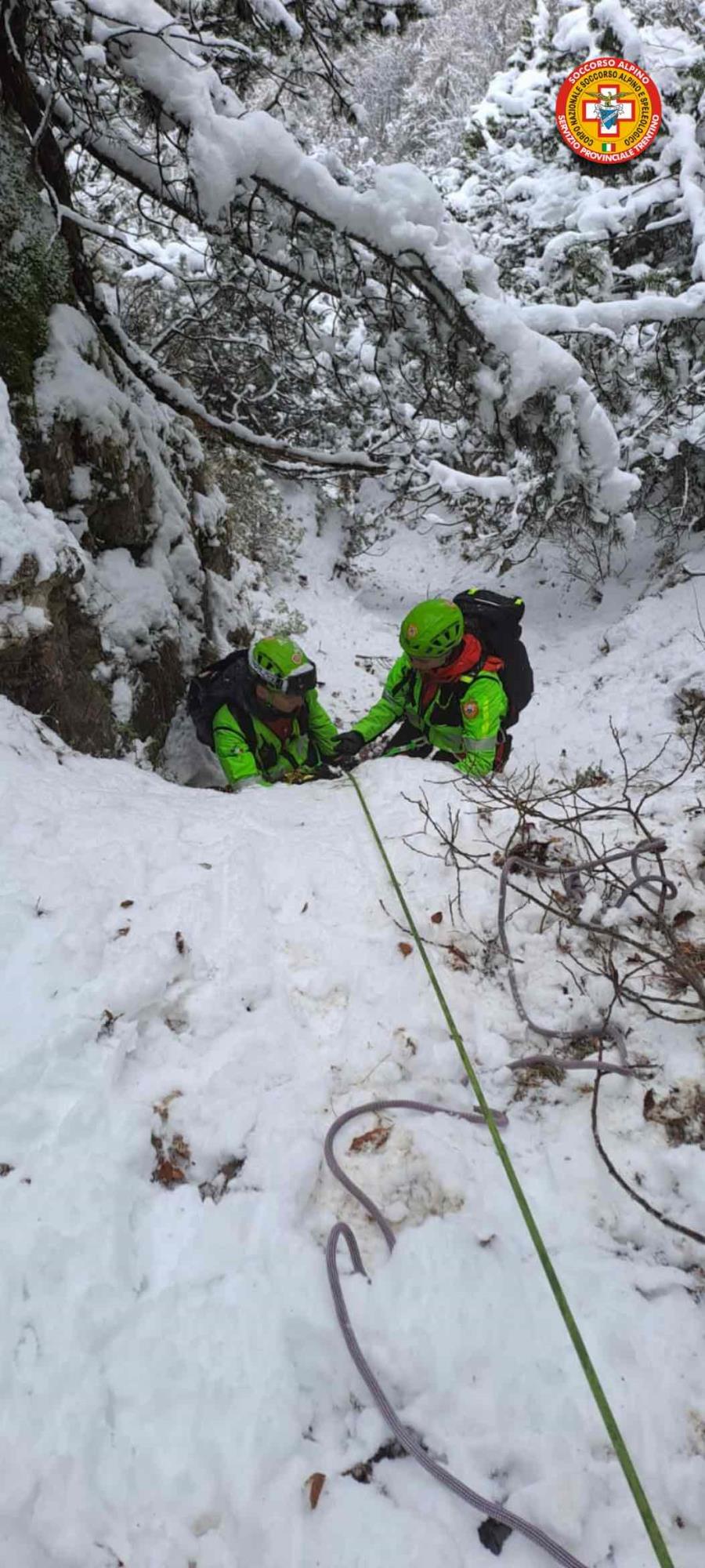 CRONACA - Monte Marzola, escursionista scivola per 80 metri sulla neve