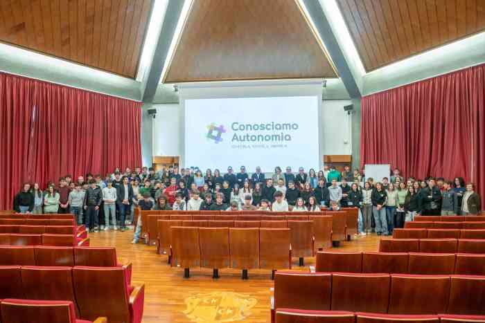 TRENTINO - A San Michele all'Adige 100 ragazzi incontrano l'Autonomia