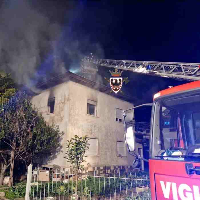 TRENTINO - Incendio in un'abitazione di Pergine, famiglia intossicata