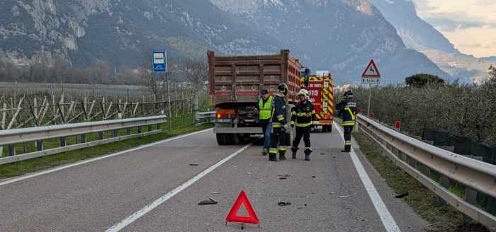 RIVA DEL GARDA - Incidente sulla statale 45 bis al Ponte del Gobbo di Dro 