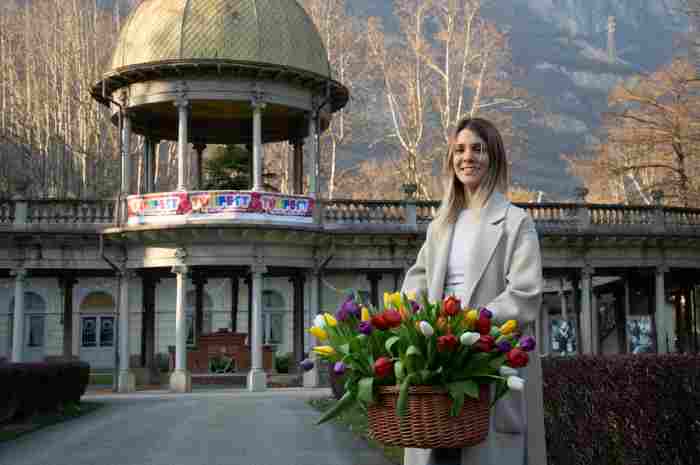 VALLE CAMONICA - Tulifest: a Darfo Boario Terme fioriscono 27.875 tulipani